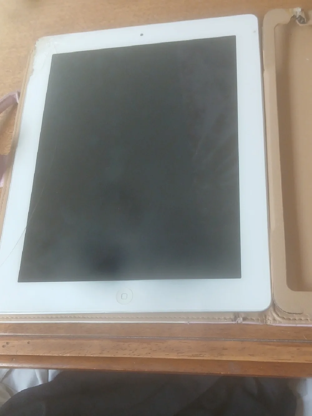Apple I PAD. Tablet with White Bezel - Unbranded 9.7